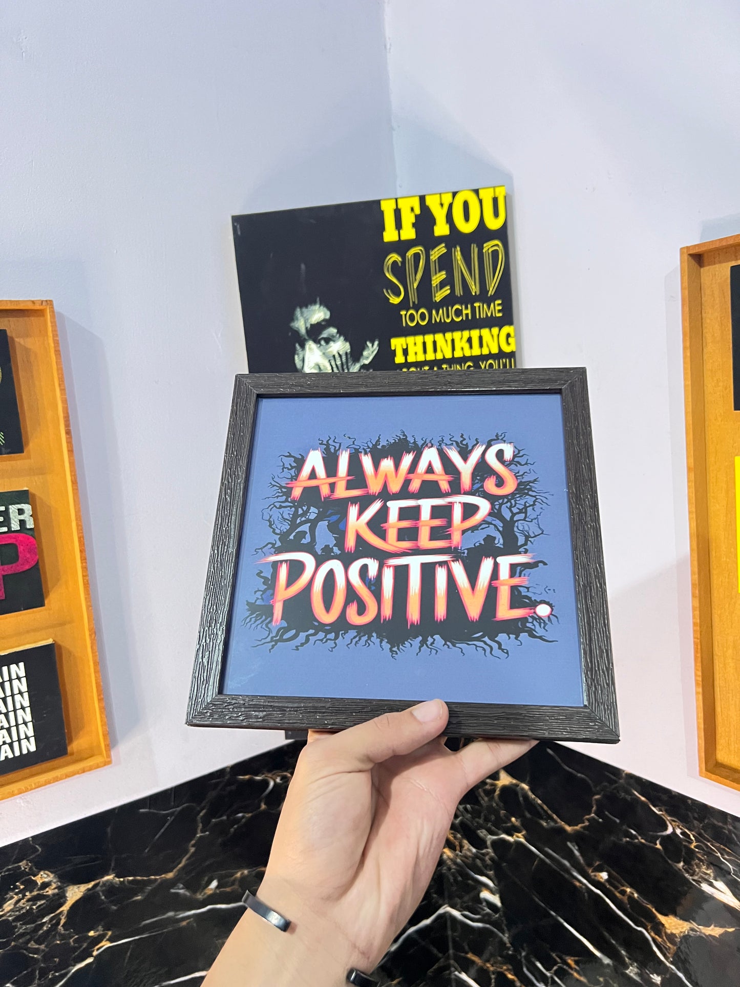 POSITIVE TEXTURED FRAME
